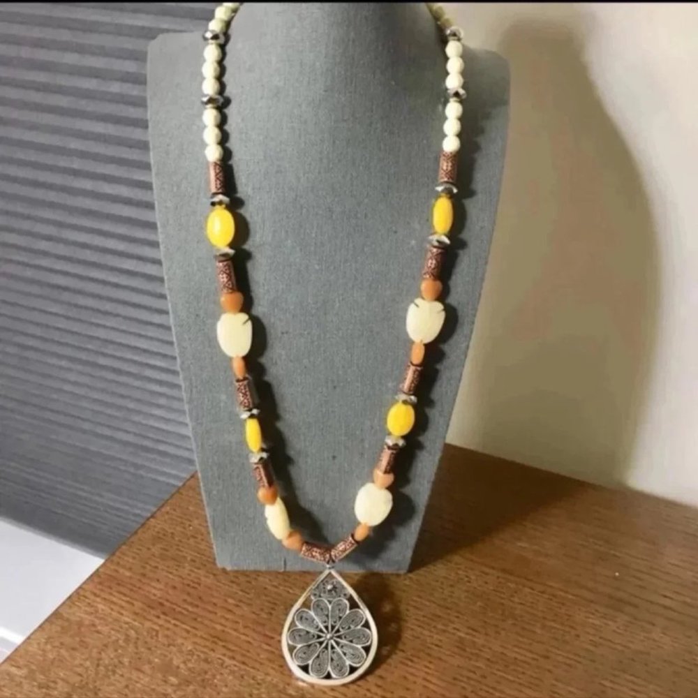 Beads and stones long string necklace NWOT